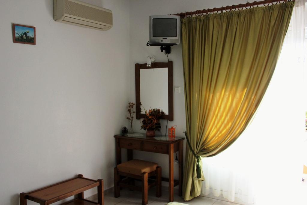 Maria Rooms Agia Ermioni Exterior photo